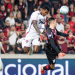 Vitória precisa virar 2 a 0 para avançar sobre Athletico-PR