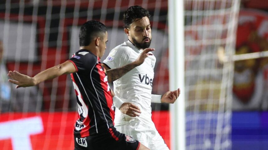Vitória vence Botafogo no Barradão e encerra jejum no Brasileirão