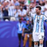 AFA paralisa partidas aos 10 minutos para homenagear Messi