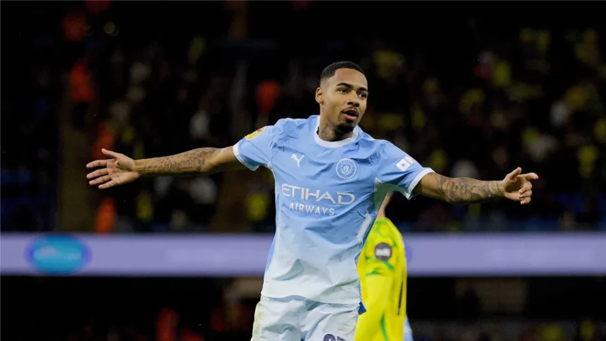 Allan marca e dá assistência; Manchester City atropela Norwich por 5 a 0
