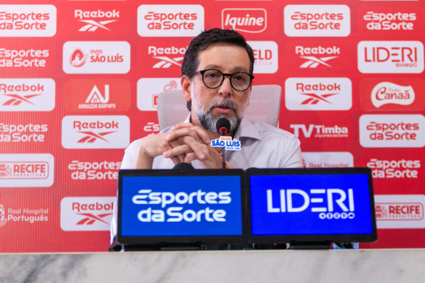 Becker decidirá sobre modelo do Náutico apenas no fim da temporada