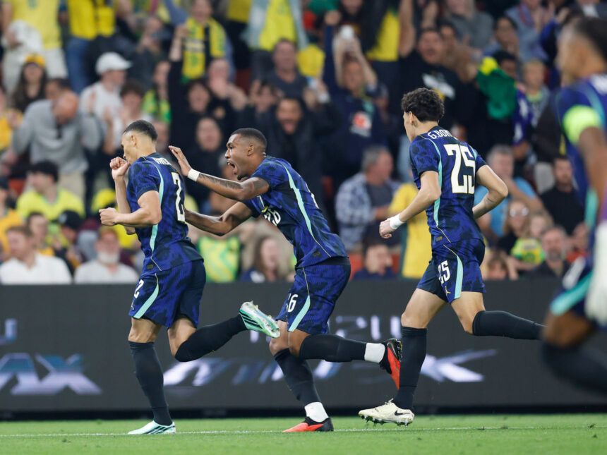 Brasil vence Austrália por 4 a 2 e dá 1º triunfo a Ancelotti