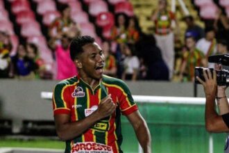 Campinense fecha com Maurício Maranhão e Lucão e mira Copa Paraíba