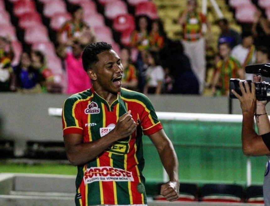Campinense fecha com Maurício Maranhão e Lucão e mira Copa Paraíba