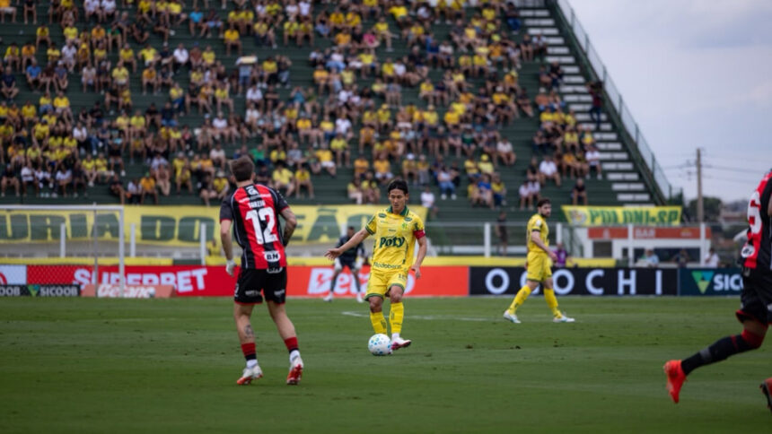 Chico Kim domina meio-campo e entra no top-5 do Brasileirão