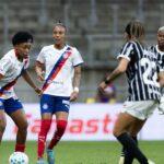 Corinthians bate o Bahia por 1 a 0 e assume vantagem nas semifinais