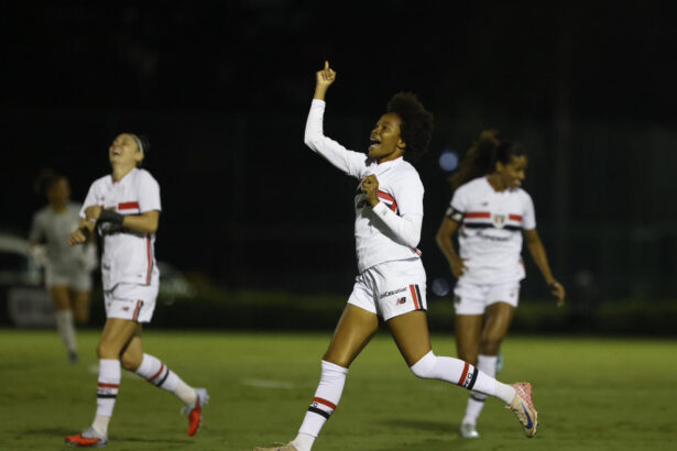 Corinthians e São Paulo duelam pelo título do Brasileiro Feminino