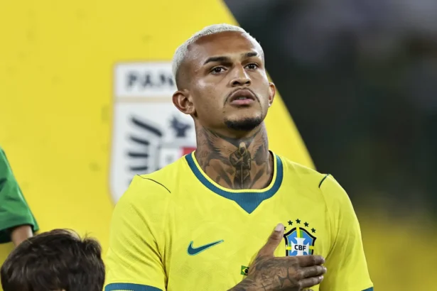 Cortado da Copa, Wesley desabafa e mira volta em 2030