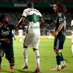 Cucurella defende Vinícius Jr. e pede ajustes no Real Madrid
