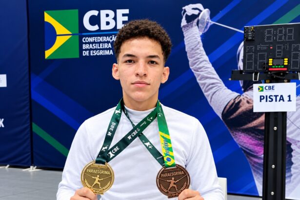 Gabriel Quaresma fatura bronze e se destaca entre sub-23 no paraesgrima