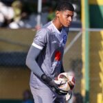 Goleiro Natanael conquista prêmio de revelação da Série B Capixaba 2026