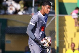 Goleiro Natanael conquista prêmio de revelação da Série B Capixaba 2026