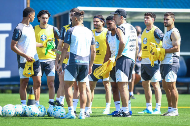 Grêmio realiza jogo-treino com Sindicato para ajustar time antes do Remo