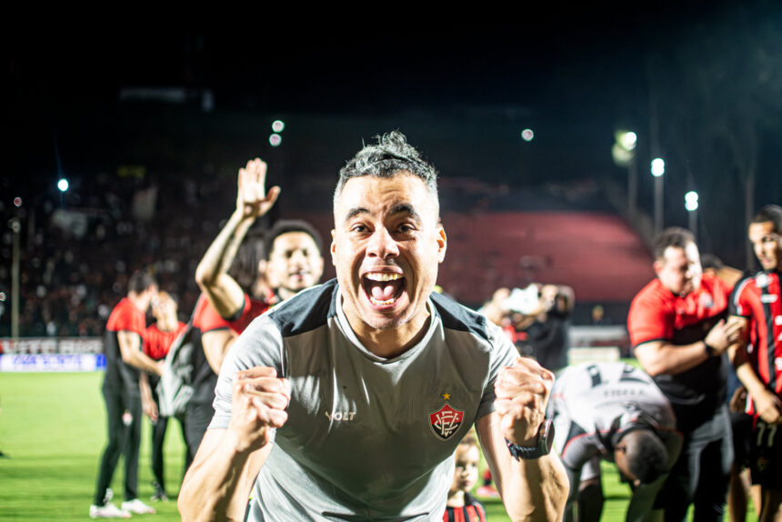 Jair Ventura faz um ano no Vitória e pressiona por salvação na Série A