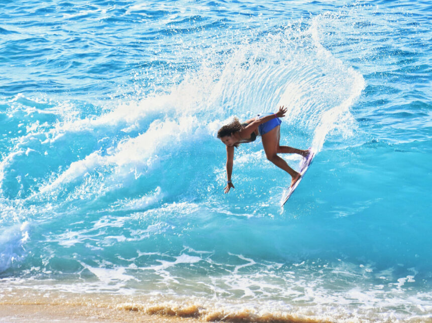Julia Dias busca recursos para disputar o Mundial de skimboard