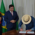 Lula sanciona lei que prioriza desenvolvimento do futebol feminino