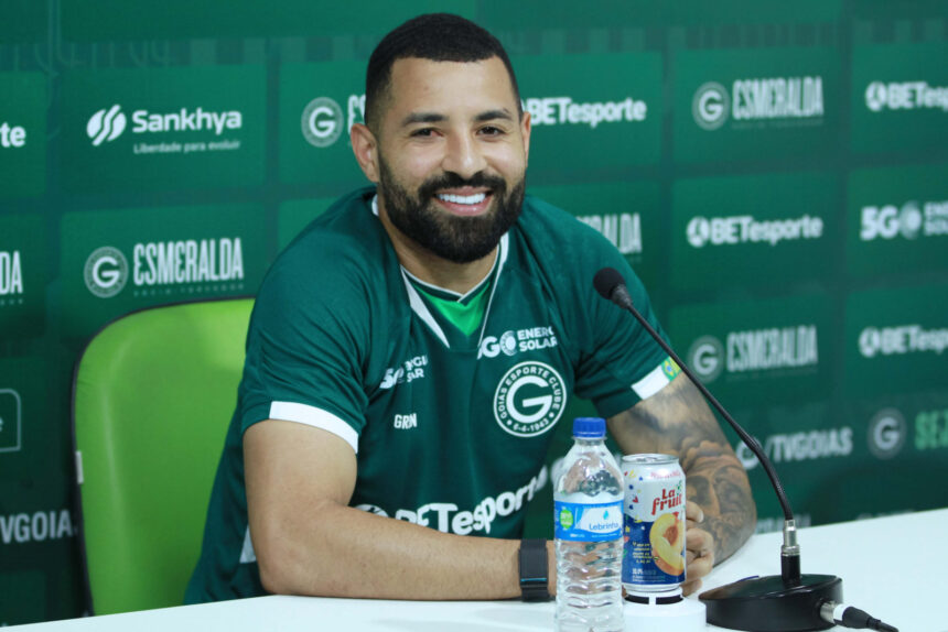 Nacional de Patos fecha com volante Aloísio para 2027