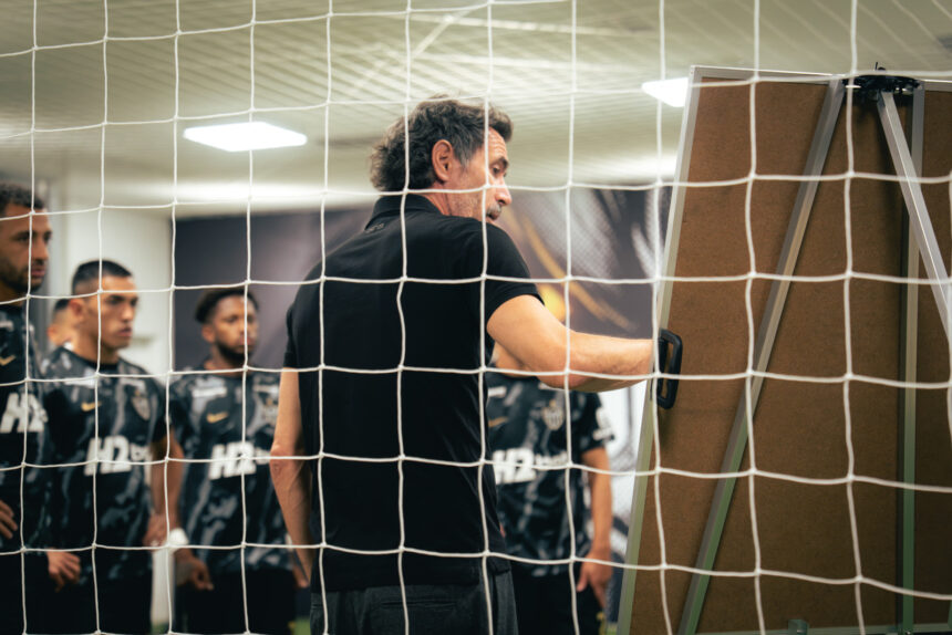 Outubro vai decidir rota do Atlético-MG rumo à Libertadores 2027