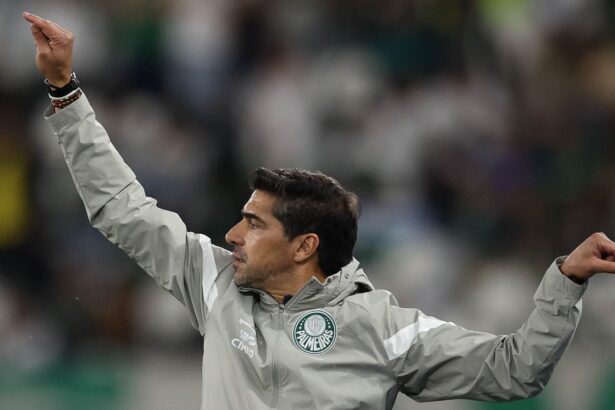 Palmeiras tropeça e cede liderança ao Flamengo após empate com Botafogo