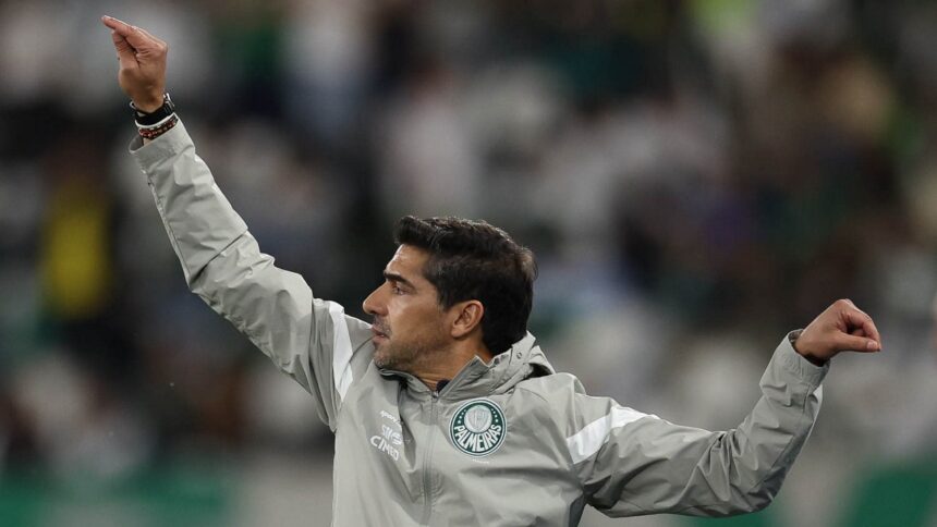 Palmeiras tropeça e cede liderança ao Flamengo após empate com Botafogo