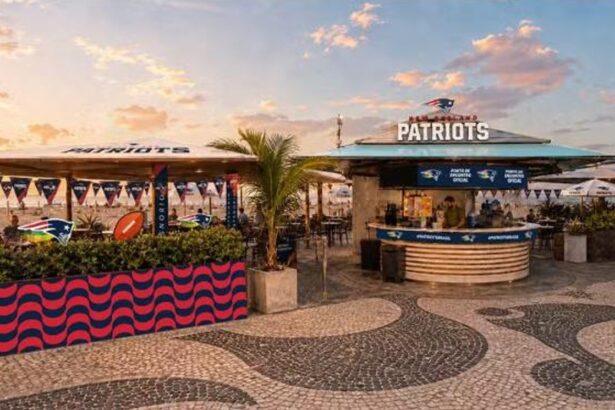 Patriots inauguram quiosque temático na Praia de Copacabana em 9/9