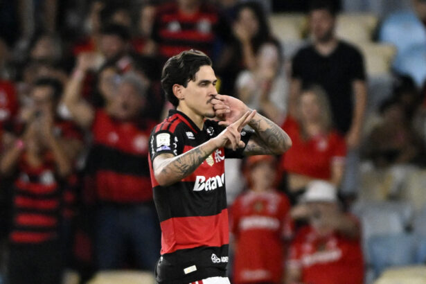 Pedro faz 100º gol do Flamengo no Maracanã e define vitória