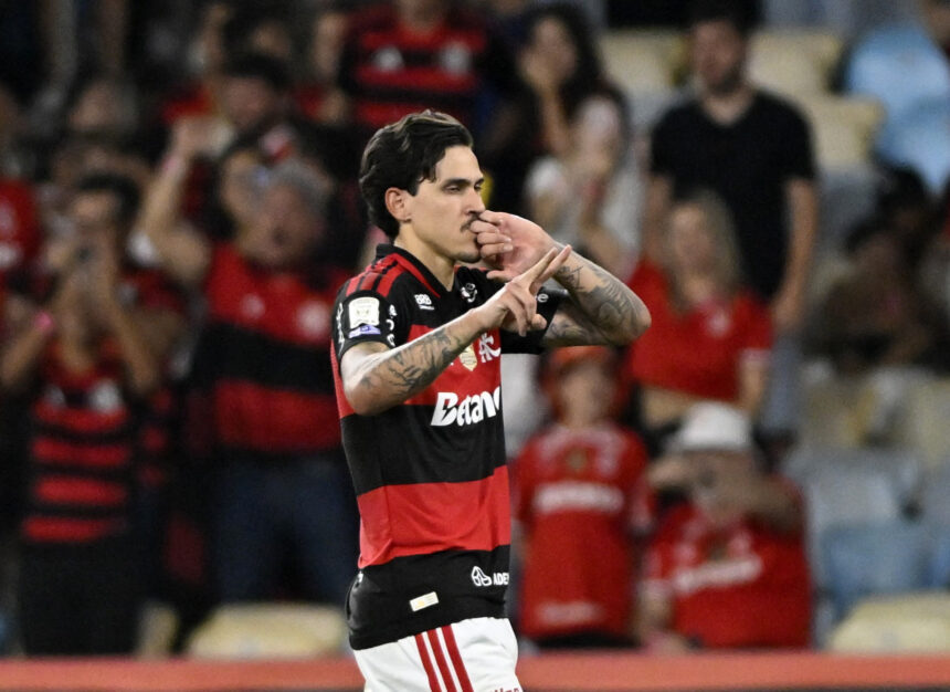 Pedro faz 100º gol do Flamengo no Maracanã e define vitória