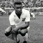 Pelé inicia trajetória no Santos aos 15 e brilha na Vila