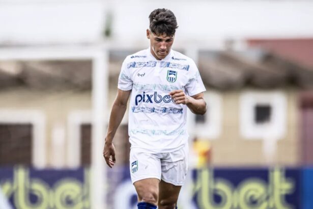 Spartax contrata Lamarka, Igor Araújo e Jhon Kennedy para Segundona