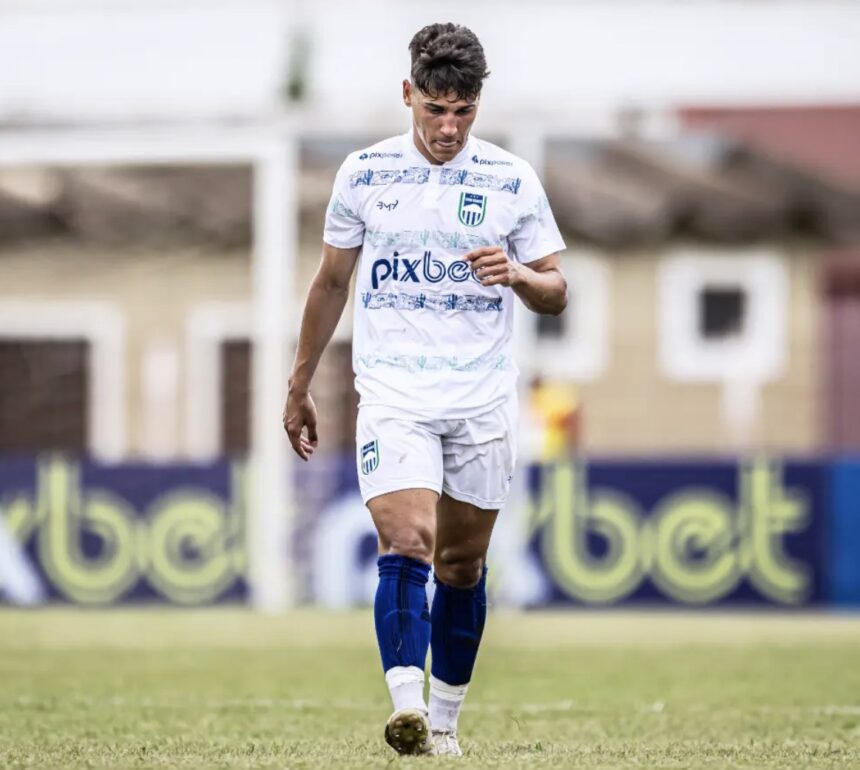Spartax contrata Lamarka, Igor Araújo e Jhon Kennedy para Segundona