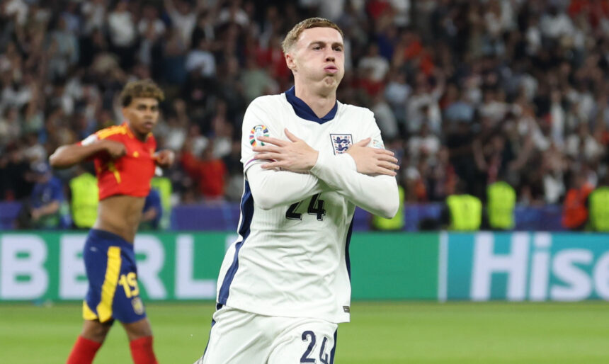 Tuchel convoca 27 jogadores e reintegra Palmer e Alexander-Arnold