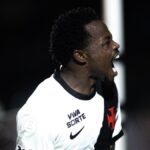 Vasco elimina o Vitória no Barradão com triunfo por 2 a 0