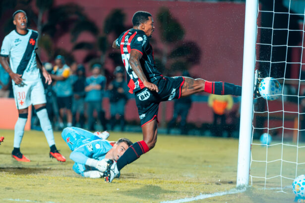 Vasco elimina Vitória no Barradão e deixa o Rubro-Negro fora da Copa