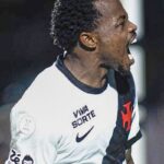 Vasco vence Vitória e encara Palmeiras nas semifinais da Copa do Brasil