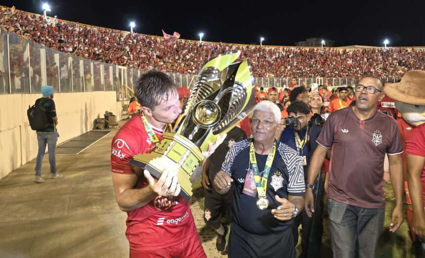 Victor Massaia volta ao Sergipe para reforçar defesa na temporada 2027
