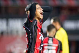 Vitória afunda no returno: só 3 pontos em seis jogos e pressão aumenta