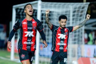Vitória supera Grêmio por 1 a 0 e ganha fôlego na luta contra o rebaixamento