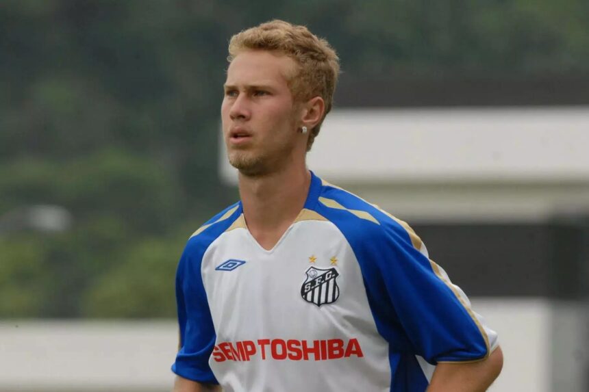 Alemão, ex-Santos, retorna aos campos e mira transição para técnico