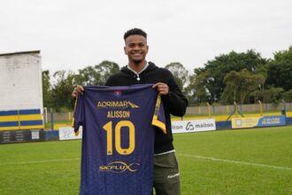 Ancelotti convoca Alisson Santana, revelação da base Nação Araquari