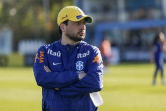 Arthur Elias convoca 28 jogadoras e diz seleção da Copa-2027 74% pronta