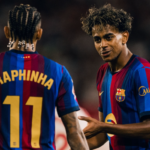 Barcelona fecha renovação de Raphinha e corre para blindar jovens da base