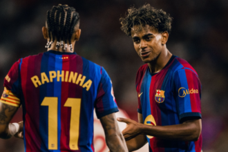 Barcelona fecha renovação de Raphinha e corre para blindar jovens da base