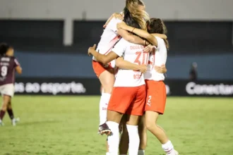 Bragantino vence Ferroviária por 2 a 0 e abre vantagem nas quartas