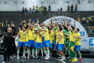 Brasil vence duas vezes, domina Zona Norte e avança à final contra Argentina