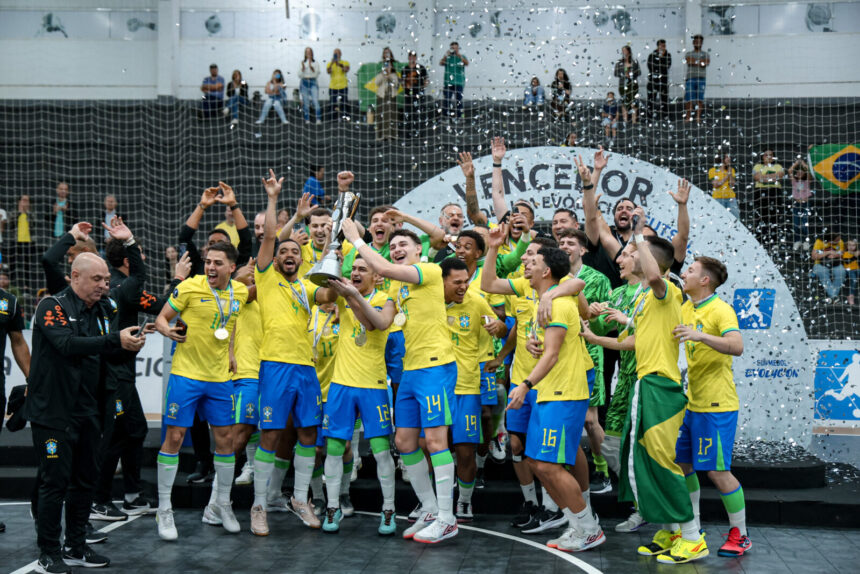 Brasil vence duas vezes, domina Zona Norte e avança à final contra Argentina