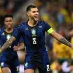 Bruno Guimarães marca e capitaneia na vitória por 4 a 2 sobre a Austrália