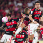 Carrascal decide e Flamengo bate Fluminense por 1 a 0 no Maracanã