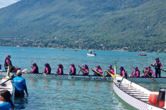 Cearenses sobreviventes do câncer brilham no Dragon Boat na França