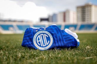 Confiança fecha com Athleta para 2027 e apresenta diretor Francisco Sales