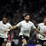 Corinthians busca vitória para acabar jejum de 76 dias em São Januário